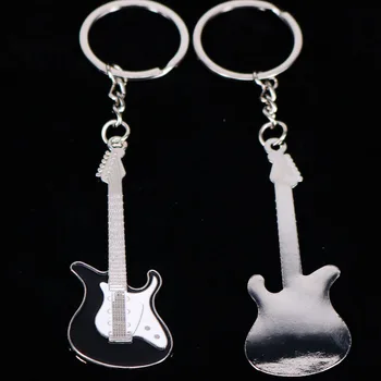 1 ks Klasická Gitara Keychain Auto Kľúč Reťazca Krúžok na Hudobné Nástroje Pre Muža, Ženy Darček veľkoobchod striebornej farby s príveskom