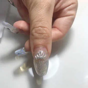 10Pcs/veľa 3D Nail Art, Kamienky Metal Silver/Gold Crown Lesk Nechtov Charms Crystal Diamanty Pre Manikúru, Šperky, Dekorácie