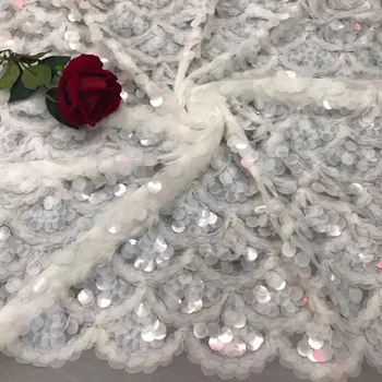 2018 Bielej farby afriky čipky tkaniny vysokej kvality francúzsky guipure čipky textílie nový príchod 3 d kvety flitrami čipky textílie