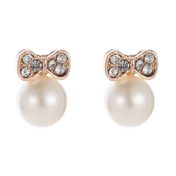 2019 nové simulované pearl stud náušnice pre ženy trendy osobnosti luk white crystal stud náušnice, módne šperky dary