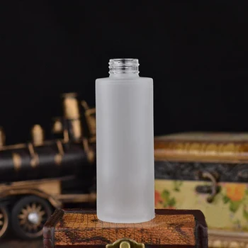 80ml matné sklenené fľaše so matte silver čerpadlo pre mlieko/emulzie/nadácie/gél/podstate kozmetické balenia čerpadla fľašu