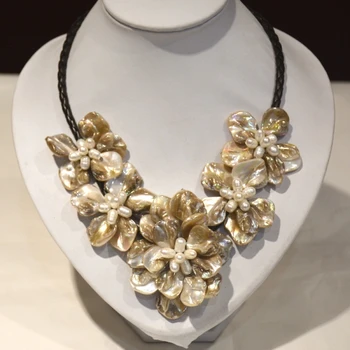 Biela Usadenina barokový Shell perleť shell ručné kvetina náhrdelník s tkané kožené reťazca