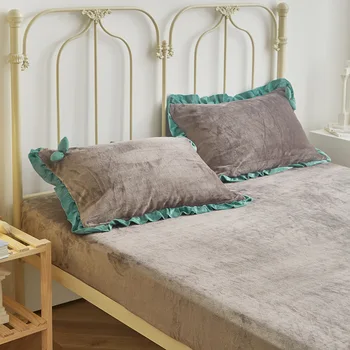 Jednofarebné Flanelové posteľ list Posteľ Zahŕňa Velvet matrac, chránič na pokrytie obliečka na vankúš Tri-kus vlastné non-slip vybavené list