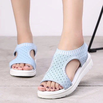 Letné Topánky Ženy Sandále Sandalias Mujer Slip-on Oka Textílie Plážové Sandále Ploché Kliny Plus Veľkosť 45 Sandalia Feminina