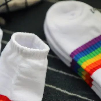 Móda Ženy Ponožky Bavlna Rainbow Pruhované Ponožky Klasické Teplé Bežné Príliv Harajuku Zábavné, Roztomilé Kórejský Ponožky Vianočný Darček