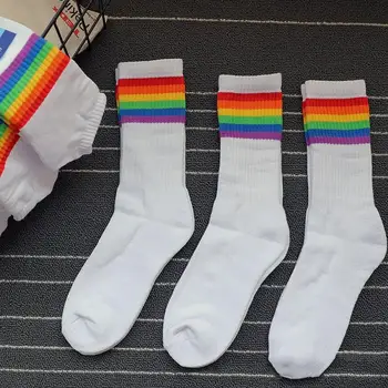 Móda Ženy Ponožky Bavlna Rainbow Pruhované Ponožky Klasické Teplé Bežné Príliv Harajuku Zábavné, Roztomilé Kórejský Ponožky Vianočný Darček
