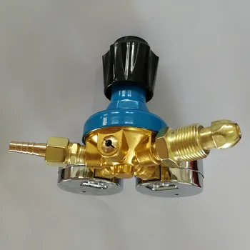 O2 regulátor tlaku s rozchodom pre zváranie