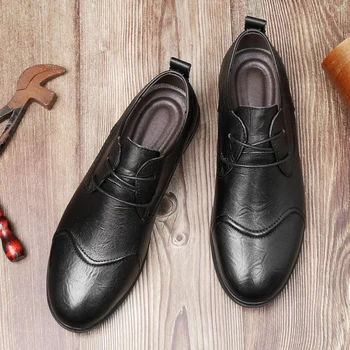 Pánske mokasíny 2020 bežné ploché sapatos pre hot muž Mens deportivas priedušná hombre topánky letné predaj kožené príčinné para obuvi