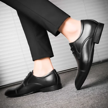 Pánske šaty topánky hovädzie kože mužov oxfords svadobné party topánky špicaté prsty čipky kvality pracovného muž topánky zapatos
