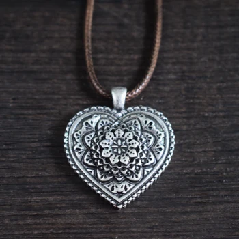SanLan 12 ks kvet Prívesok Srdce Mandala Náhrdelník s koženým reťazca, Ručne srdce náhrdelník s príveskom