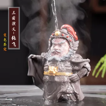 Vynikajúce tvorivé farby meniaca sa tvár Guan Yu Liu Bei Zhang Fei ozdoby